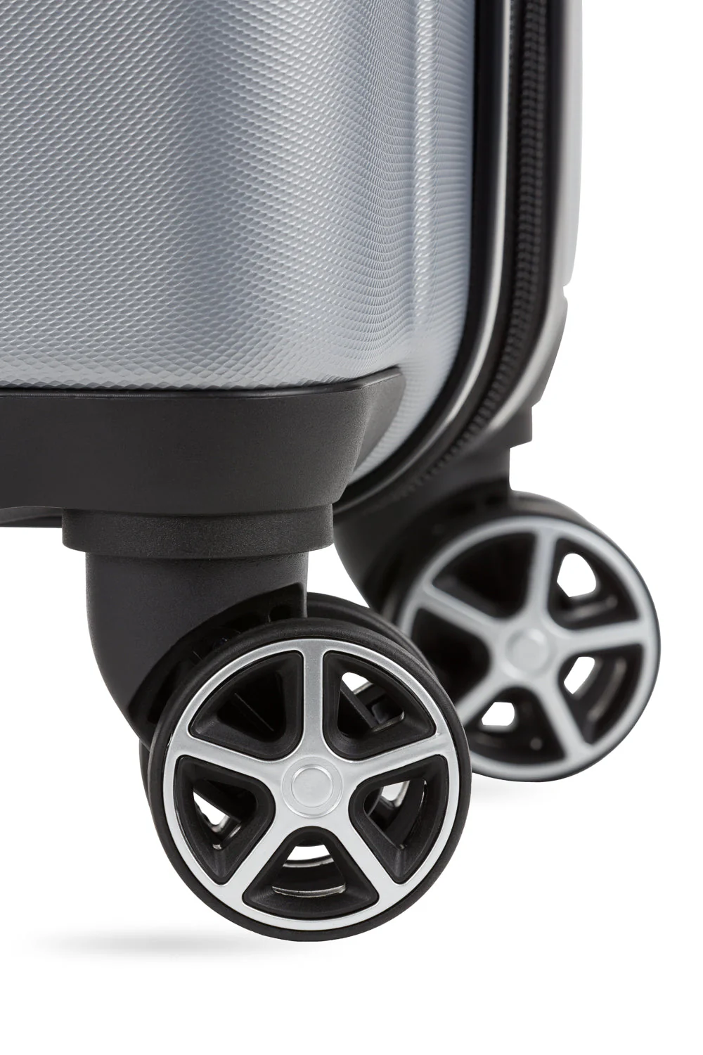 SWISSGEAR - 7585 Carry-On Spinner - Image 18