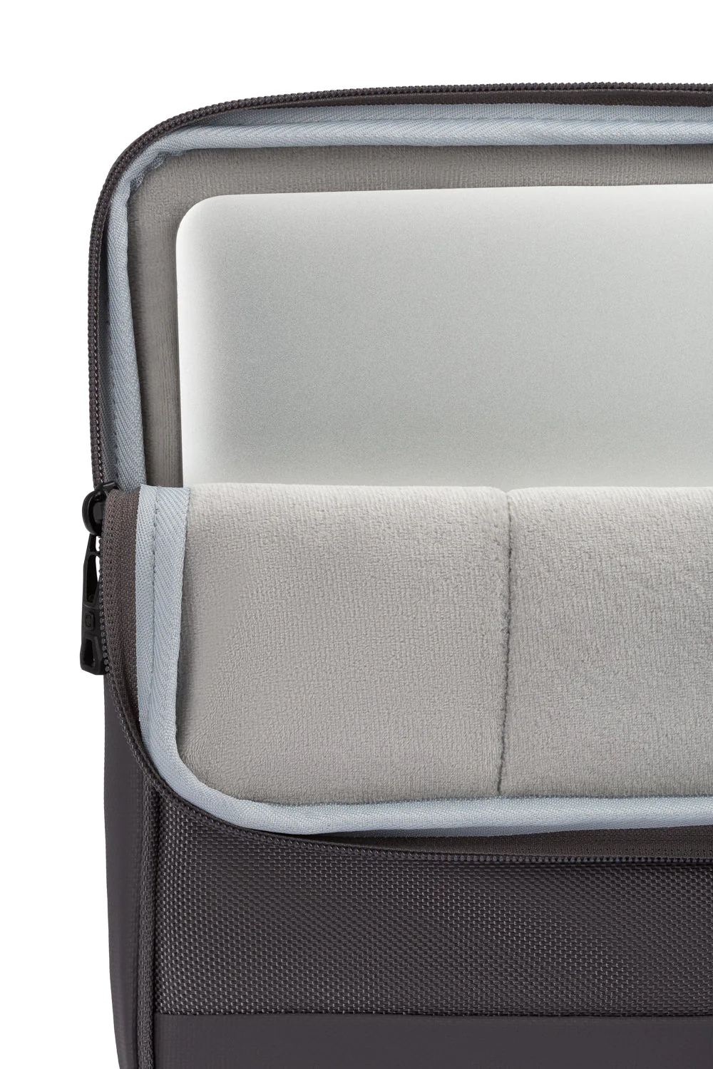 SWISSGEAR - Ballistic 16" Padded Laptop Sleeve - Image 10