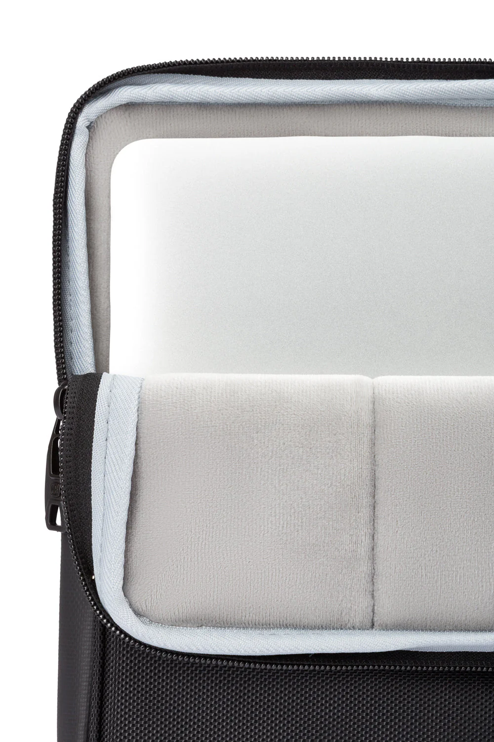 SWISSGEAR - Ballistic 16" Padded Laptop Sleeve - Image 4
