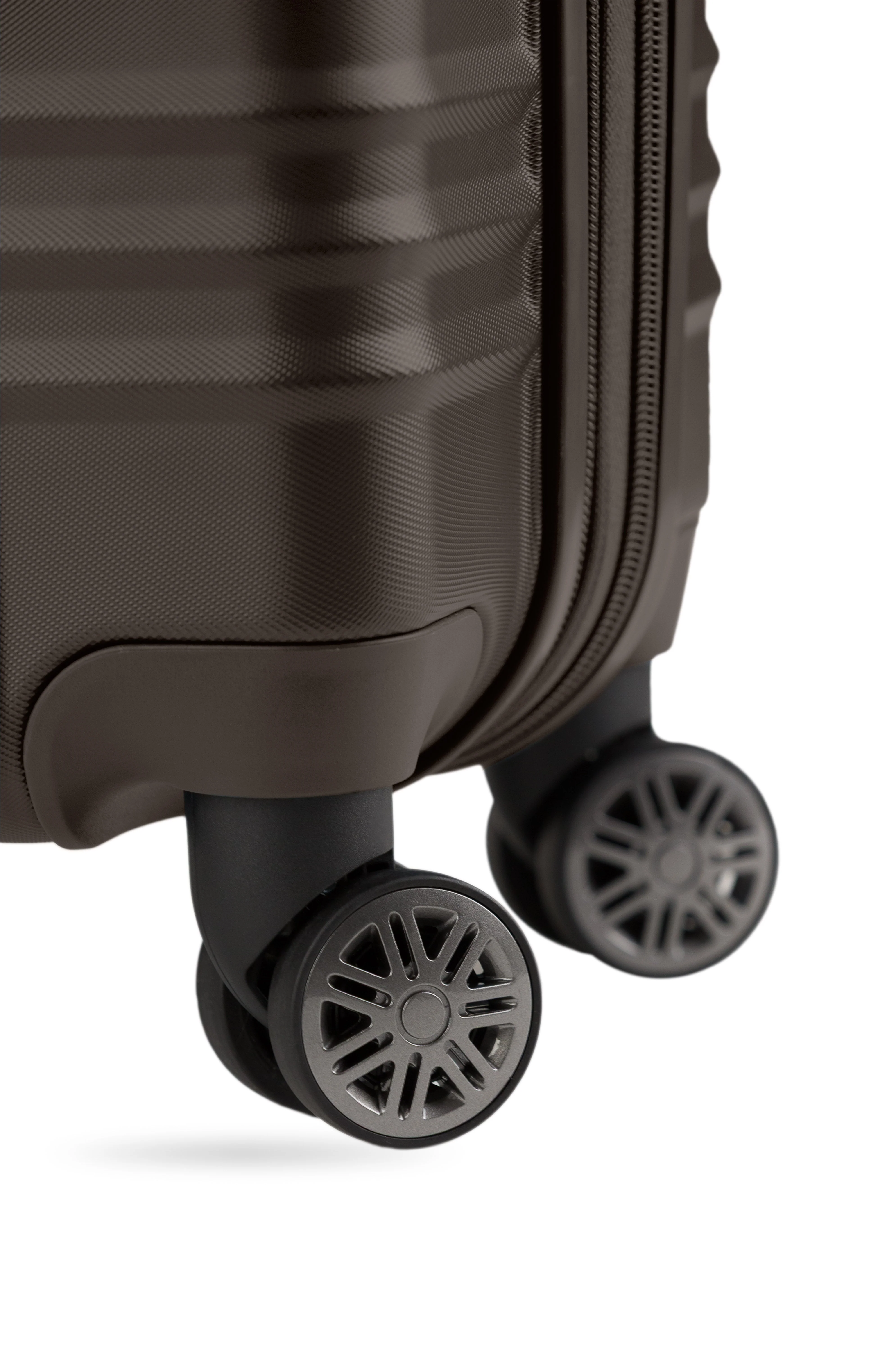 SWISSGEAR - Cascade II Carry On Spinner - Image 34