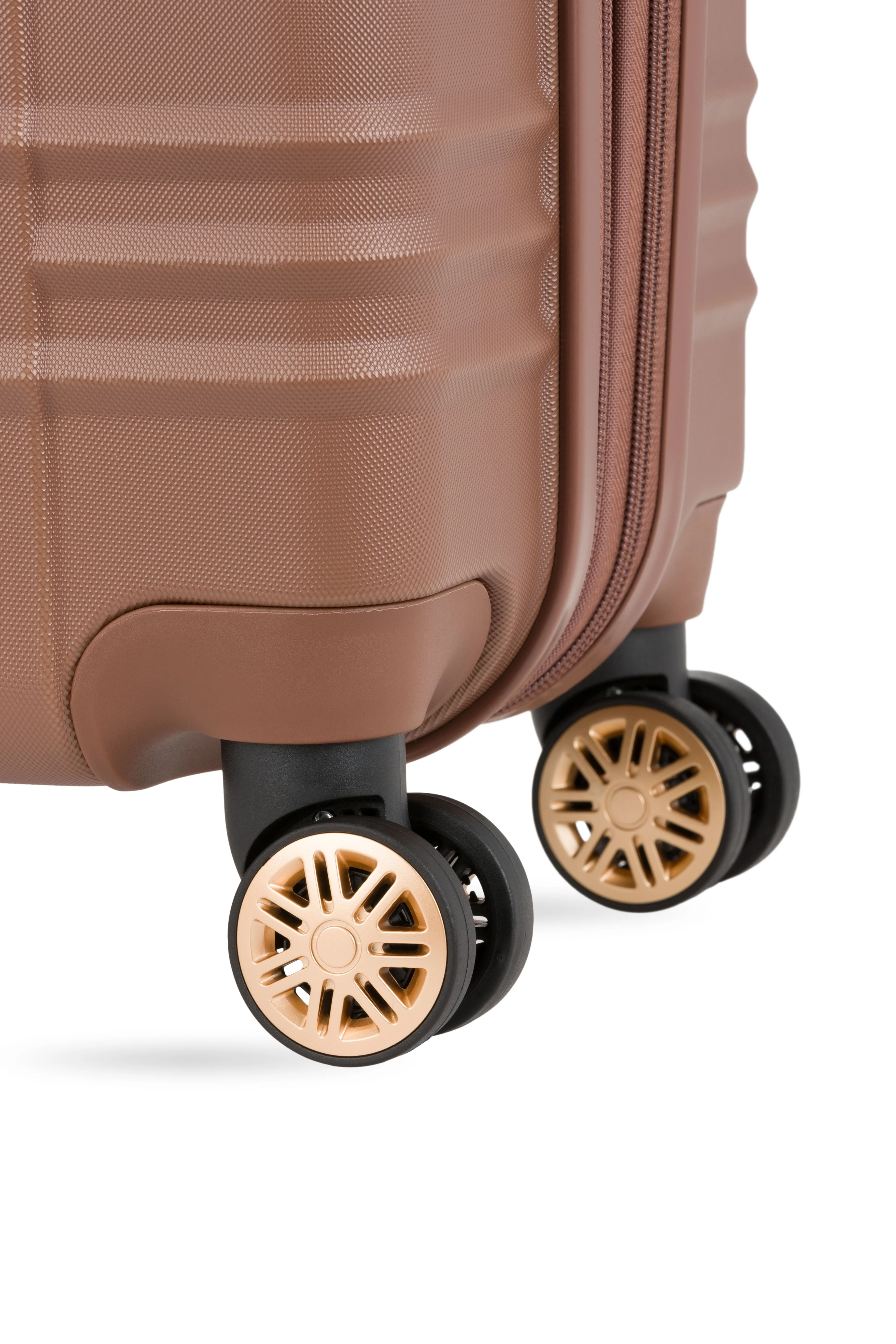 SWISSGEAR - Cascade II Carry On Spinner - Image 56