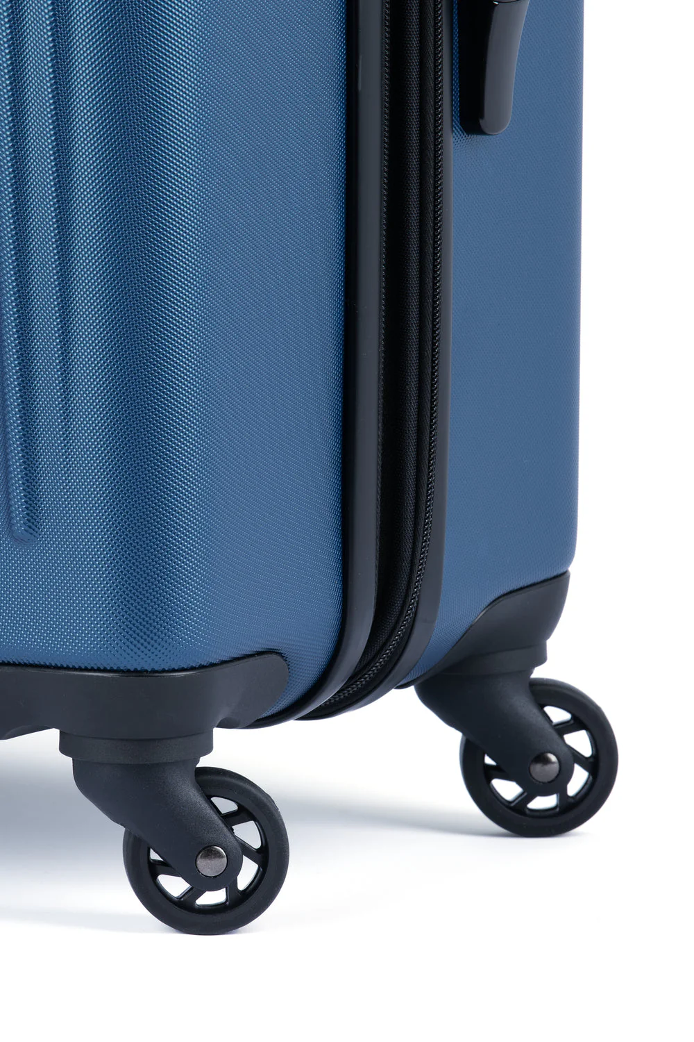 SWISSGEAR - MAMMOTH Collection Expandable Hardside Luggage 3 Piece Set - Image 7
