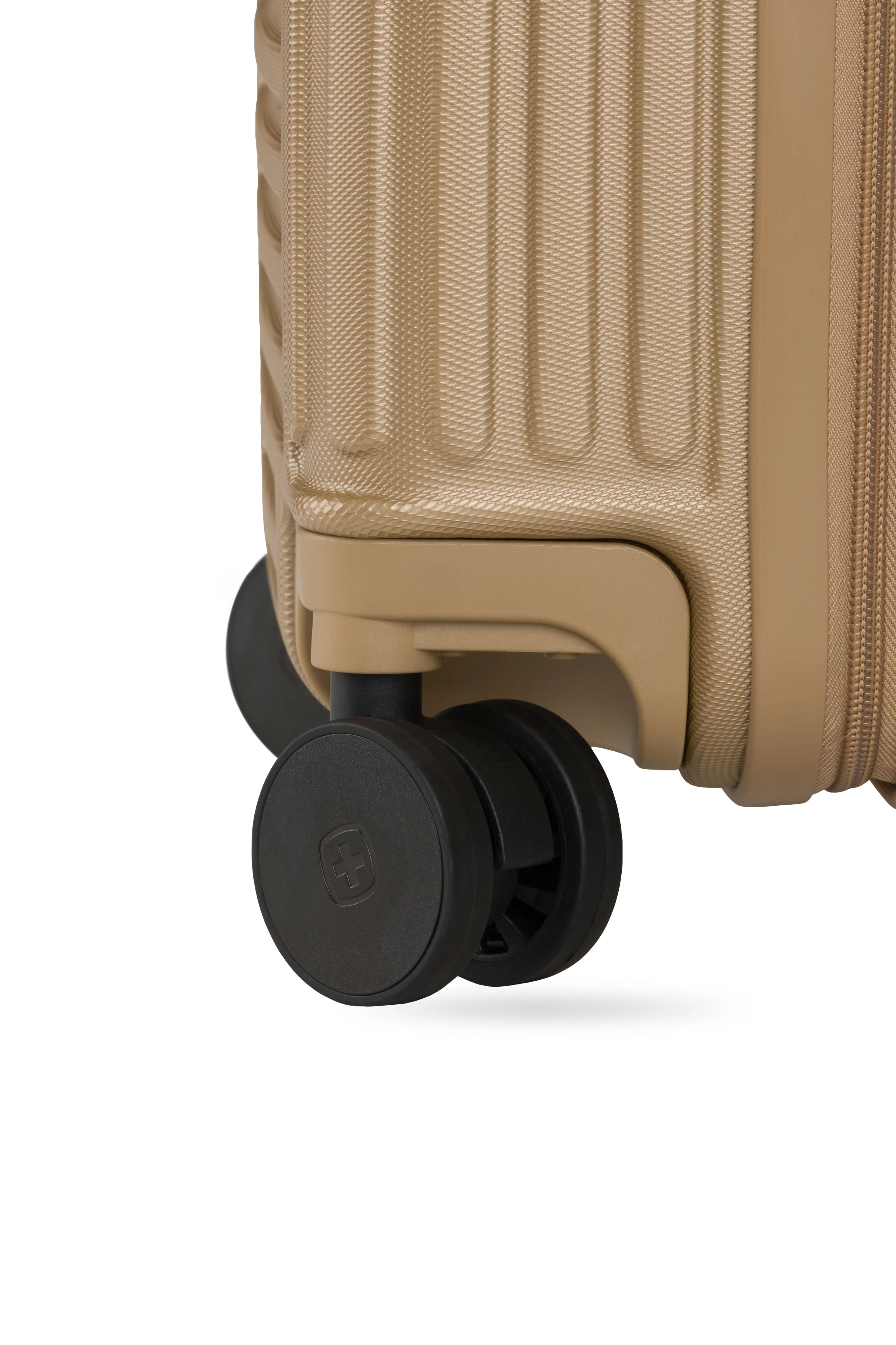 SWISSGEAR - Summit Reserve Carry On Spinner - Image 30