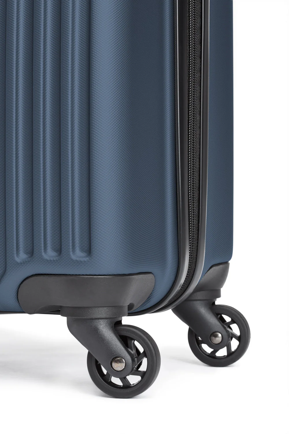 SWISSGEAR - Linigno Collection Carry-On Hardside Luggage - Image 7
