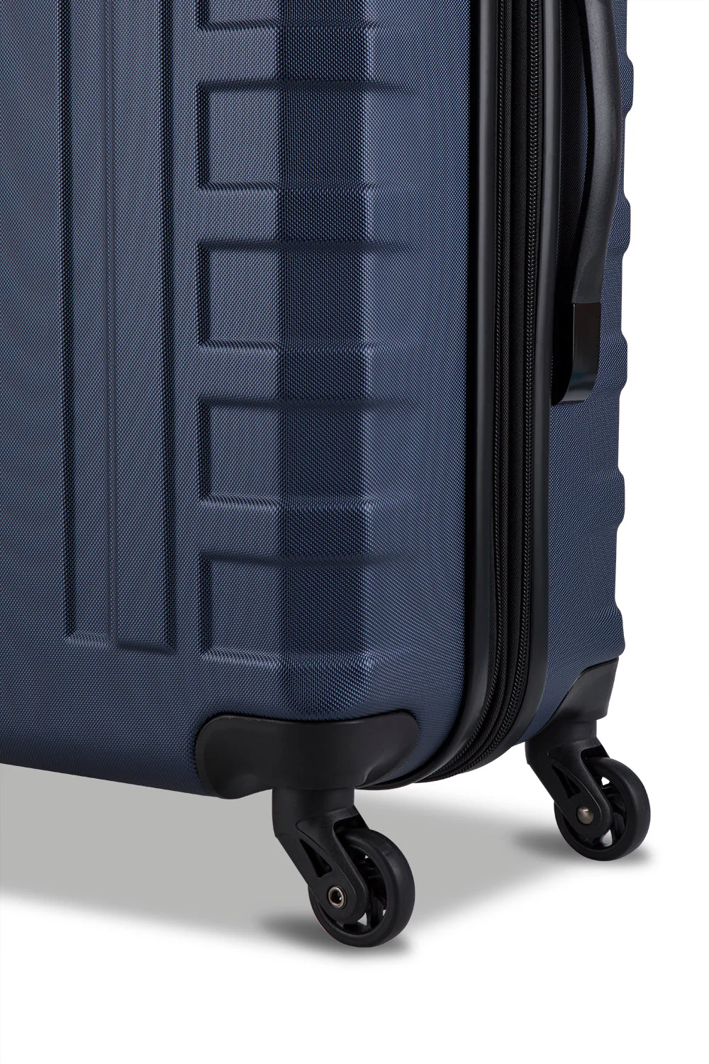 SWISSGEAR - Vernier Collection 24" Expandable Hardside Luggage - Image 16